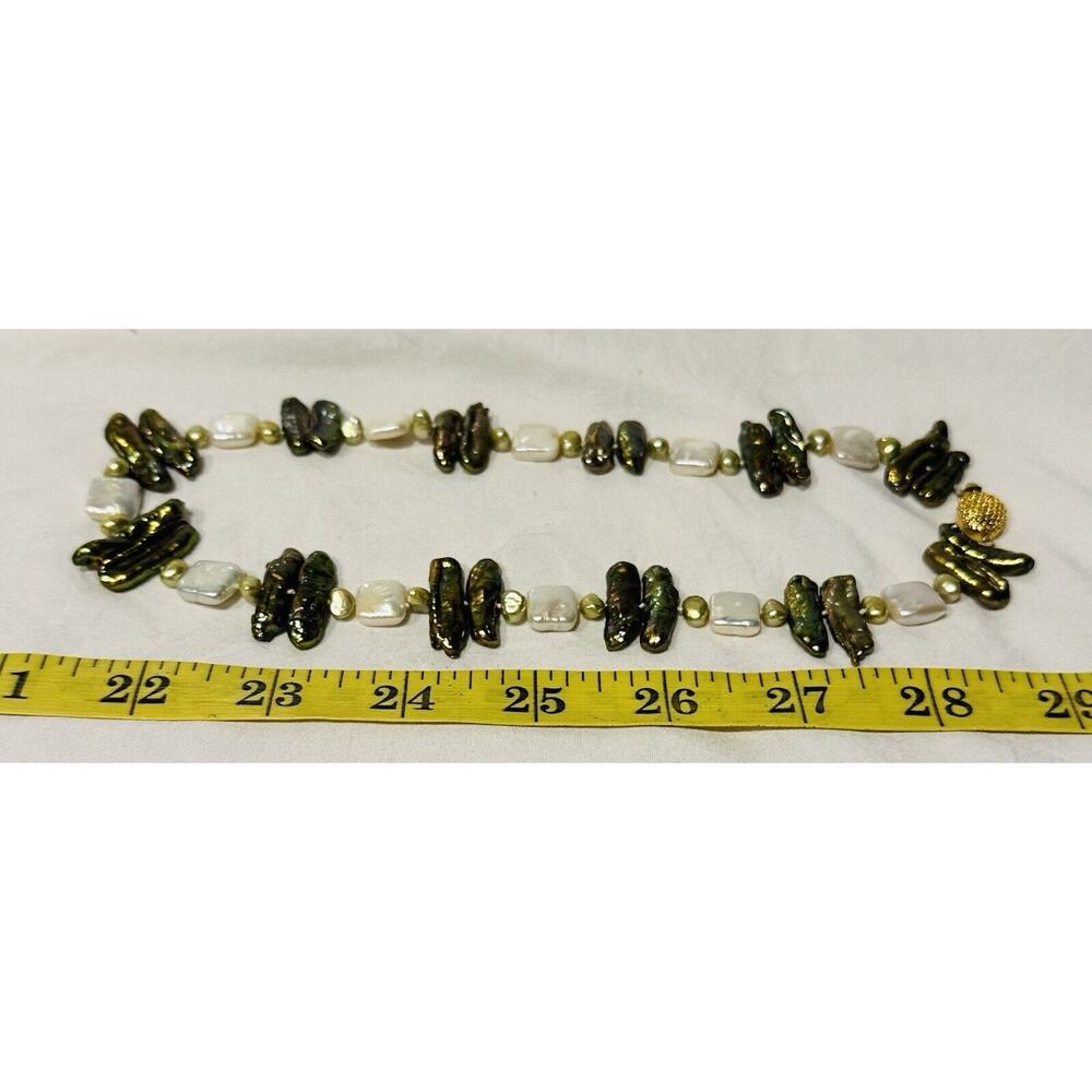 Vintage artisan Biwa pearls statement style necklace Green/White